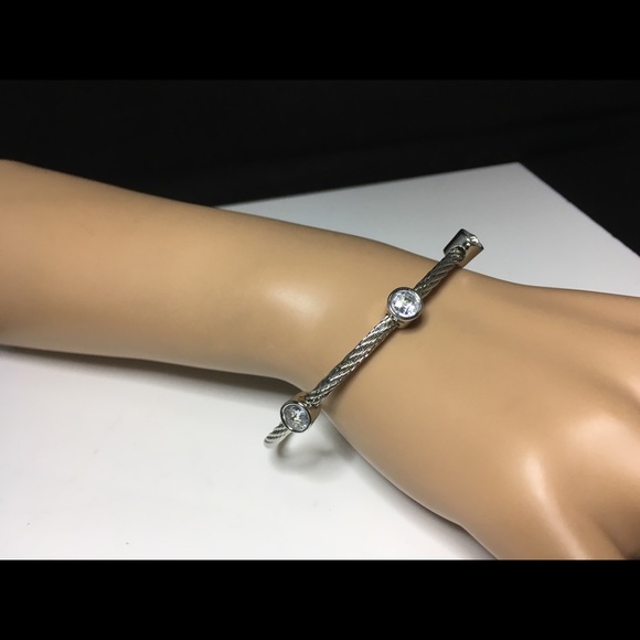 Jewelry - Picture 6 of 8